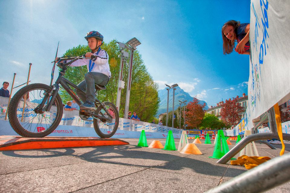 Il ciclismo in piazza - Lecco 2014